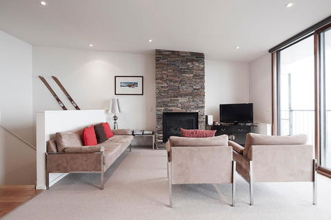 K2 12 - Surfers Paradise Gold Coast 1