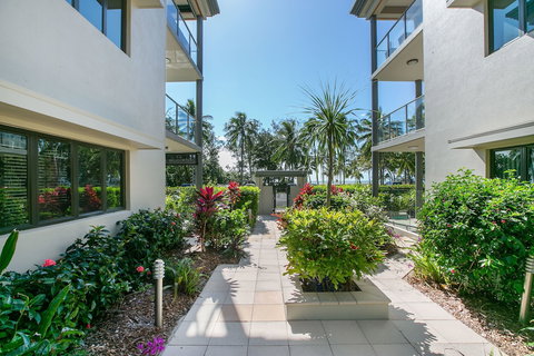 Beachfront Apartment With Ocean Views - Surfers Paradise Gold Coast 0