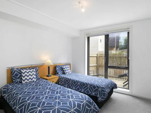 APARTMENT 11 PACIFIC APARTMENTS - Surfers Paradise Gold Coast 5
