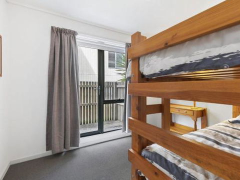 APARTMENT 23 PACIFIC APARTMENTS Sit On The Deck & Soak In The View - Surfers Paradise Gold Coast 1