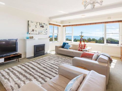 BEACH BELLE MORNINGTON - Surfers Paradise Gold Coast 1