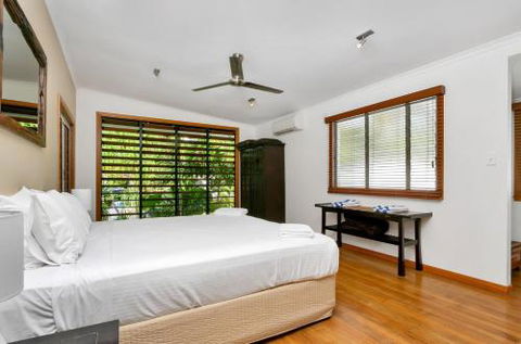 SANTORINIatPALM COVE - Surfers Paradise Gold Coast 6