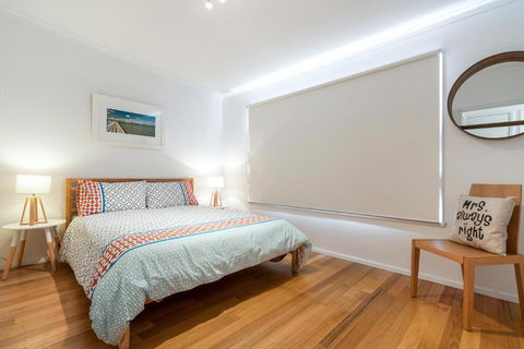 BADENOCH - Surfers Paradise Gold Coast 1