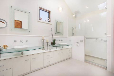Bancroft Bay Frontage - Surfers Paradise Gold Coast 4