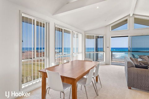 Absolute Waterfront At Anna Bay - Surfers Paradise Gold Coast 6