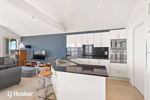Absolute Waterfront At Anna Bay - Surfers Paradise Gold Coast 1