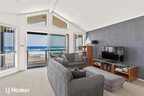 Absolute Waterfront At Anna Bay - Surfers Paradise Gold Coast 3