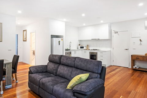 Woody Lifestyle One Bedroom Apartment - Surfers Paradise Gold Coast 2