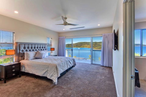 New La Bella Waters 1 Wide Ocean Views - Surfers Paradise Gold Coast 4