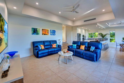 New La Bella Waters 1 Wide Ocean Views - Surfers Paradise Gold Coast 5