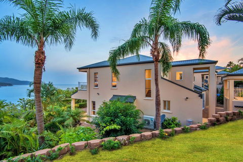 New La Bella Waters 1 Wide Ocean Views - Surfers Paradise Gold Coast 1