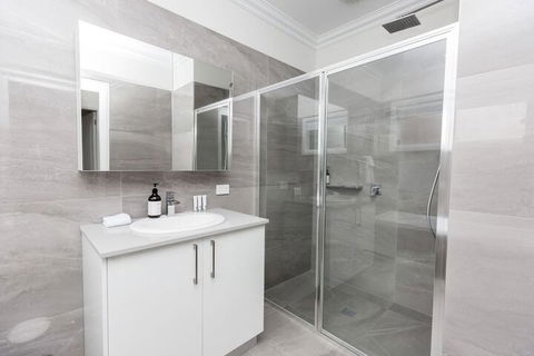 Wagga Apartments 3 - Surfers Paradise Gold Coast 3