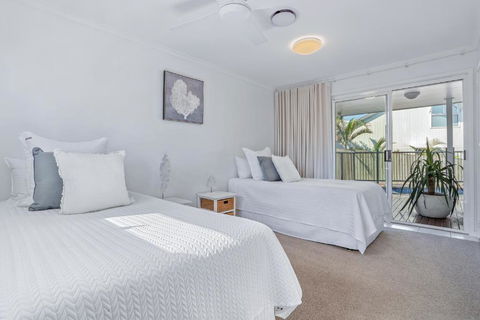 Expansive Ocean Views Sunrise Beach - Surfers Paradise Gold Coast 2