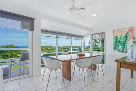 Expansive Ocean Views Sunrise Beach - Surfers Paradise Gold Coast 1