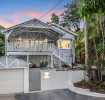 Gorgeous home 3 mins to Strand - Surfers Paradise Gold Coast
