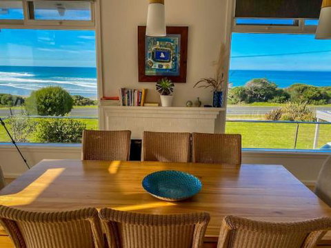 MAVI BEACH HOUSE Beachfront Wifi Views - Surfers Paradise Gold Coast 3