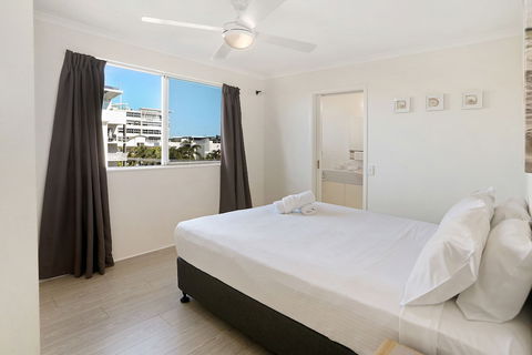 MAINSAIL8 - Mooloolaba Beach - Surfers Paradise Gold Coast 3