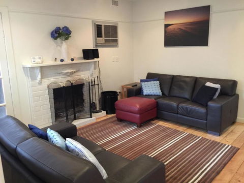 The Cute Beach House - Surfers Paradise Gold Coast 4