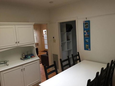 The Cute Beach House - Surfers Paradise Gold Coast 6