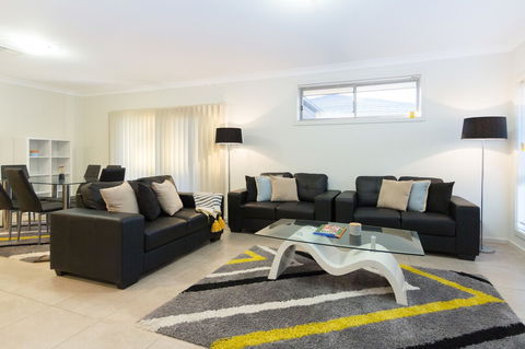 Vantage Court A Hidden Gem Of Mudgee 11 - Surfers Paradise Gold Coast 2