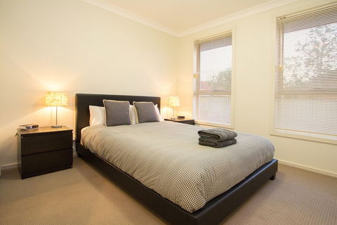 Vantage Court A Hidden Gem Of Mudgee 11 - Surfers Paradise Gold Coast 5