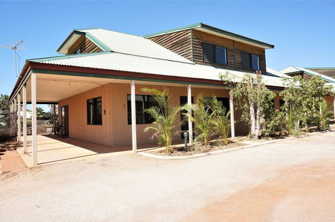 Ningaloo Breeze Villa 4 - Surfers Paradise Gold Coast 4