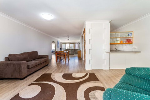 Great Location Close To Waterfront Shops Restaurants & Cafes. - Surfers Paradise Gold Coast 6