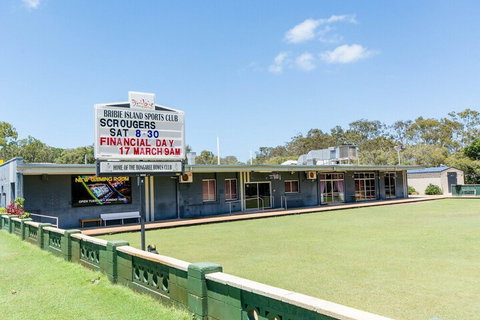 Large Family Waterfront Home With Room For A Boat Welsby Pde Bongaree - Surfers Paradise Gold Coast 1
