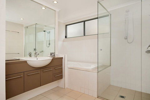 Spectacular Unit Overlooking Pumicestone Passage Welsby Pde Bongaree - Surfers Paradise Gold Coast 5