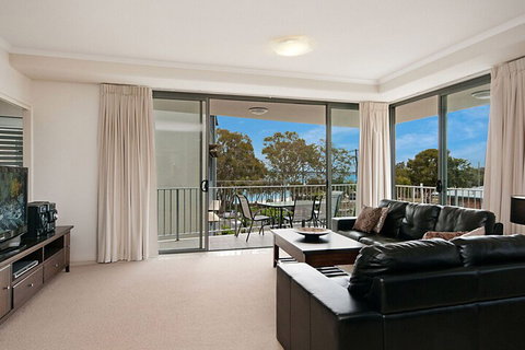 Spectacular Unit Overlooking Pumicestone Passage Welsby Pde Bongaree - Surfers Paradise Gold Coast 7