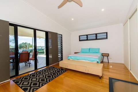 Magical Holiday Home Welsby Pde Bongaree - Surfers Paradise Gold Coast 3