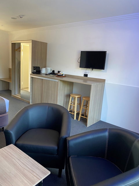 Huskisson Beach Motel - Surfers Paradise Gold Coast 1