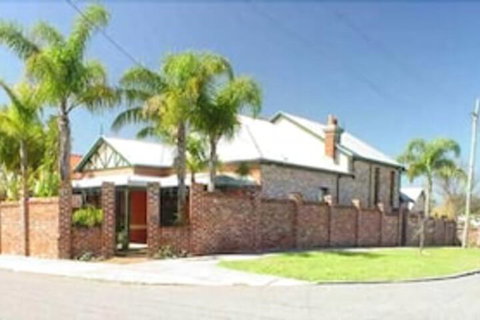 Above Bored Bed & Breakfast - Surfers Paradise Gold Coast 1