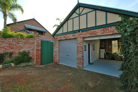 Above Bored Bed & Breakfast - Surfers Paradise Gold Coast 2