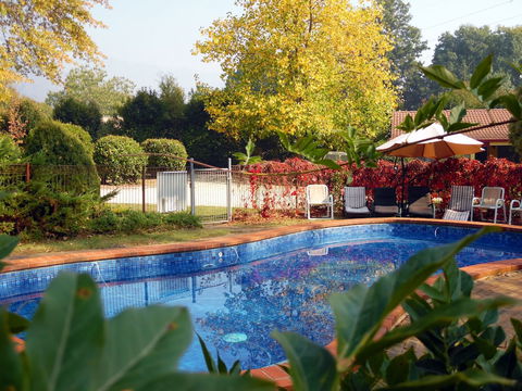 Bright Highland Valley Cottages - Surfers Paradise Gold Coast 3