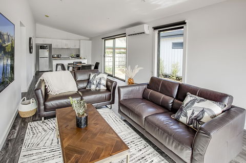 Bright Highland Valley Cottages - Surfers Paradise Gold Coast 4