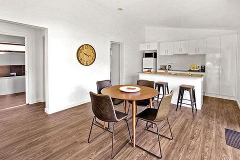 Bright Highland Valley Cottages - Surfers Paradise Gold Coast 5