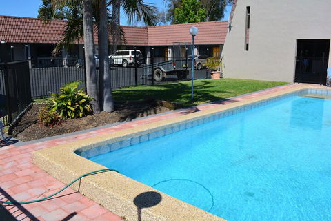 Alabaster Motor Inn Taree - Surfers Paradise Gold Coast 2