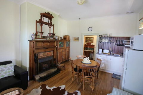 Christopher Halls Colonial Accommodation - Surfers Paradise Gold Coast 3