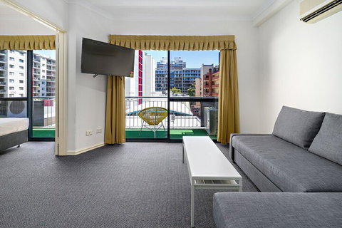 Perth City Lux Apartments - Surfers Paradise Gold Coast 5