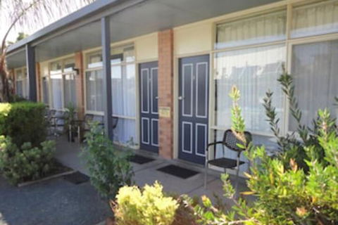 Cobb Inlander Motel - Surfers Paradise Gold Coast 1