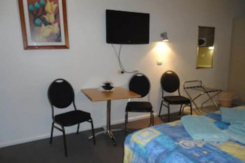 Cobb Inlander Motel - Surfers Paradise Gold Coast 4
