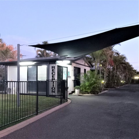 Emerald Motel Apartments - Surfers Paradise Gold Coast 1