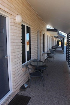 Emerald Park Motel - Surfers Paradise Gold Coast 1