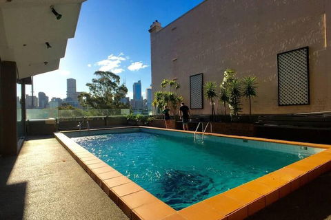 Meticulously Designed Sydney Aptmnt - Surfers Paradise Gold Coast 2
