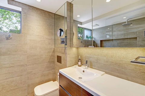 Meticulously Designed Sydney Aptmnt - Surfers Paradise Gold Coast 4