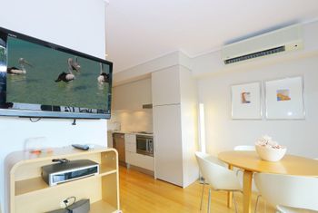 Resort Apartment 8224 - Surfers Paradise Gold Coast 6