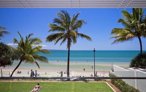 Fairshore 28 - Surfers Paradise Gold Coast 3