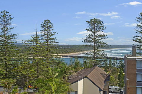 Akuna 20 6 Joffre Street - Surfers Paradise Gold Coast 2
