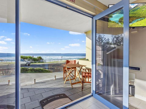 Aqua Shores Studio - Surfers Paradise Gold Coast 1